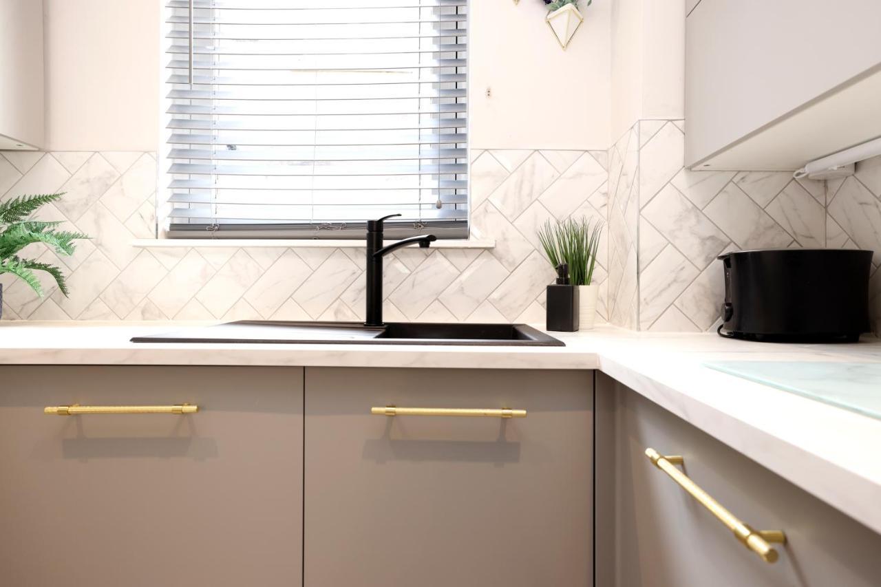 Joivy Modern 1 Bed Flat In West End, Close To Princes Gardens Единбург Екстер'єр фото